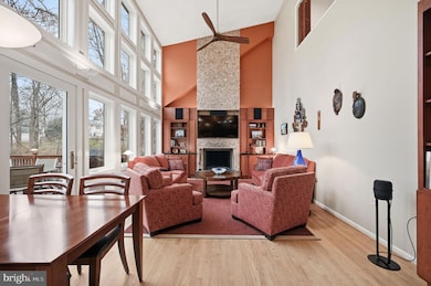 2218 Wakerobin Ln, Reston, VA 20191 - photo 4