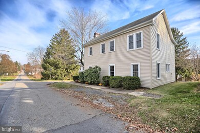 20 N Apple St, New Bloomfield, PA 17068 - photo 3