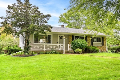 5310 S Nicolet Dr, New Berlin, WI 53151 - photo 2