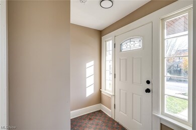 Foyer featuring a wealth of natural light