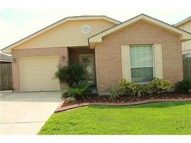 Facade/Exterior Front. beautiful landscaped front