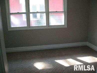 802 E High St, Davenport, IA 52803 - photo 3