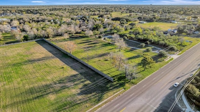 1507 Salem Rd, Victoria, TX 77904 - photo 2