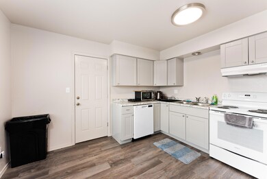 534 NW E St, Grants Pass, OR 97526 - photo 5