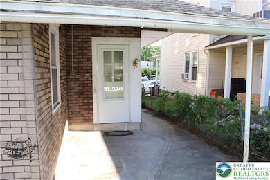 610 W Garrison St unit 1, Bethlehem, PA 18018 - photo 2