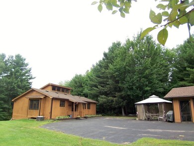Home w/ screen house