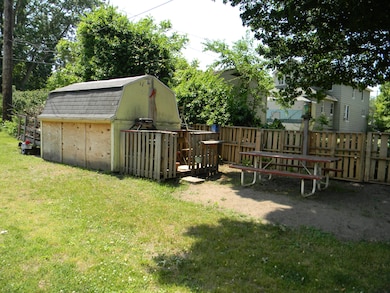 302 1st St, Ludington, MI 49431 - photo 5