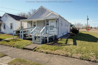 349 18th St, Dunbar, WV 25064 - photo 2