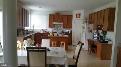 9305 Rustic Breeze Ct, Bristow, VA 20136 - photo 3