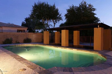 Night-Pool2
