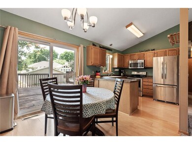 Nice dining room with pretty views and deck conven