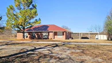 375 N Colbert Dr, Davis, OK 73030 - photo 4