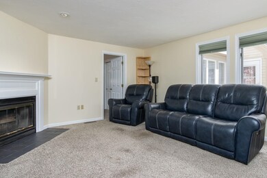 2 Drury Ln unit 1, Nashua, NH 03064 - photo 5