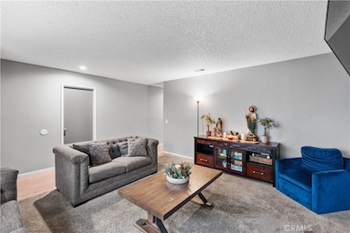 554 W Mariposa Dr, Rialto, CA 92376 - photo 7