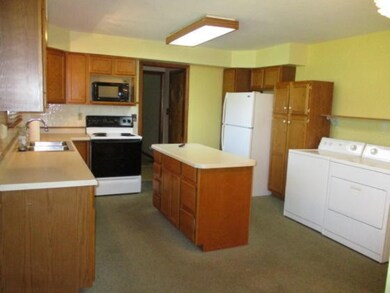 other side of kitchen