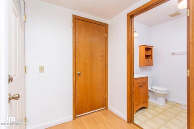 Entryway 3484-SMALL