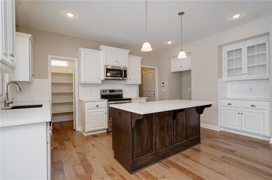 4411 SW Amethyst Dr, Lee's Summit, MO 64082 - photo 2