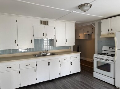 50 Franklin St unit 2/2nd Floor, Concord, NH 03301 - photo 5