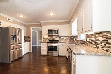 10435 Haskins St, Lenexa, KS 66215 - photo 5