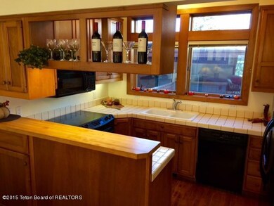 Keller - Kitchen