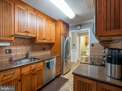 The Carlyle House unit 114, Arlington, VA 22204 - photo 7