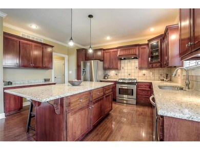 Beautiful Granite and tons of Counter and Cabinet 