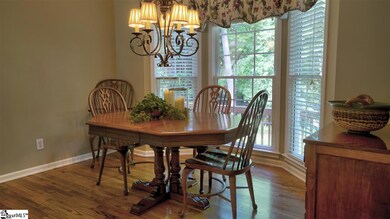 Eat-in kitchen nook