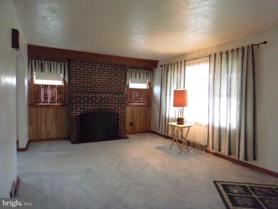 340 East Ave, Greencastle, PA 17225 - photo 2
