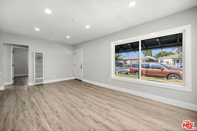 13332 S Oleander Ave, Compton, CA 90222 - photo 5