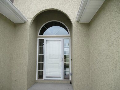 313 Crestview Ct, Raymore, MO 64083 - photo 2