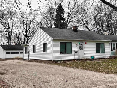 823 Hazel St, Auburn, IN 46706 - photo 3