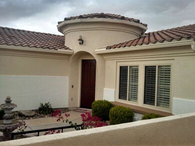 ROTUNDRA ENTRY FROM COURT YARD