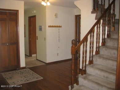 Entry/Stairs