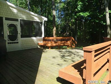 Deck 250 sf of deck