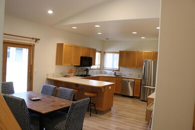 19570 E Campbell Rd, Bend, OR 97702 - photo 5