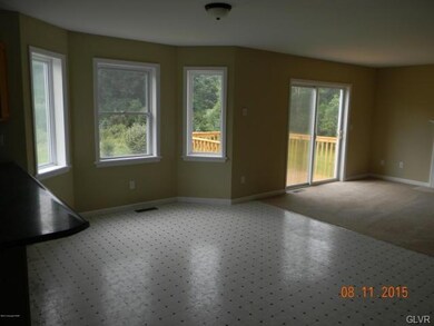 136 Russell Ln, Stroudsburg, PA 18360 - photo 3