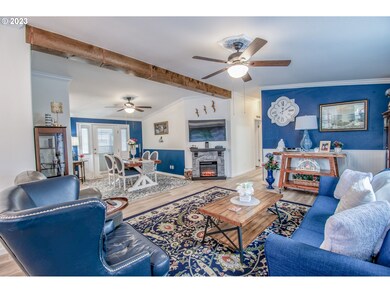 Living Room/Dining Room