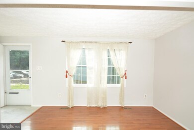 11555 Underoak Ct, Reston, VA 20191 - photo 4