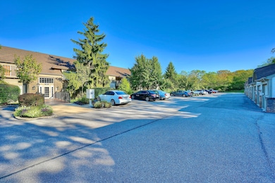 576 Cloverfield Ln unit 308, Fort Wright, KY 41011 - photo 2