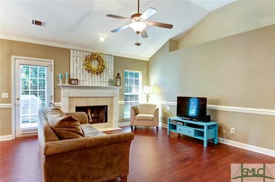 Living Room / Fireplace