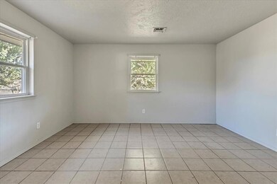 713 NE 37th St, Oklahoma City, OK 73105 - photo 6