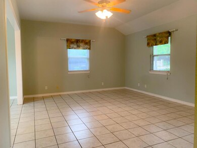 504 Shaw Ave, Fredericksburg, TX 78624 - photo 4