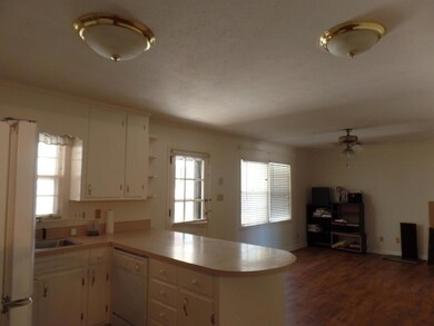 708 Summit Dr, Albany, GA 31707 - photo 6