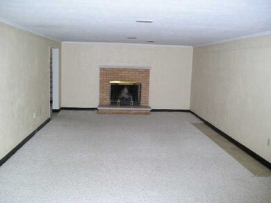 1166 Ironwood Dr, Columbus, OH 43229 - photo 4