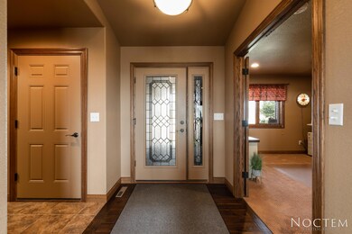 1205 Golden Wave Dr-13