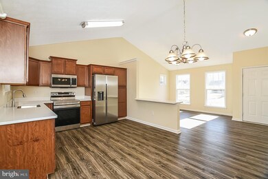 372 Monroe Dr, Colonial Beach, VA 22443 - photo 4