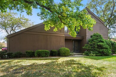 2113 Willowick Dr unit 13D, Columbus, OH 43229 - photo 2