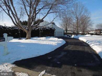 6971 Salinka Square, Bethlehem, PA 18017 - photo 4