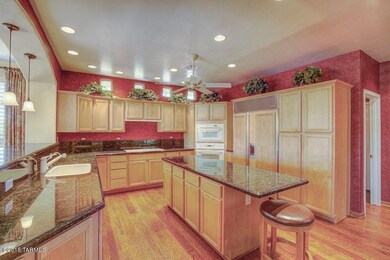 Kitchen_Dining (4 of 7).jpg