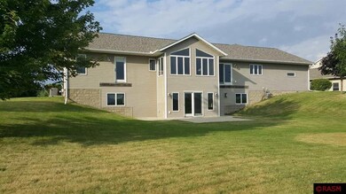 537 Valley View Dr, Courtland, MN 56021 - photo 2